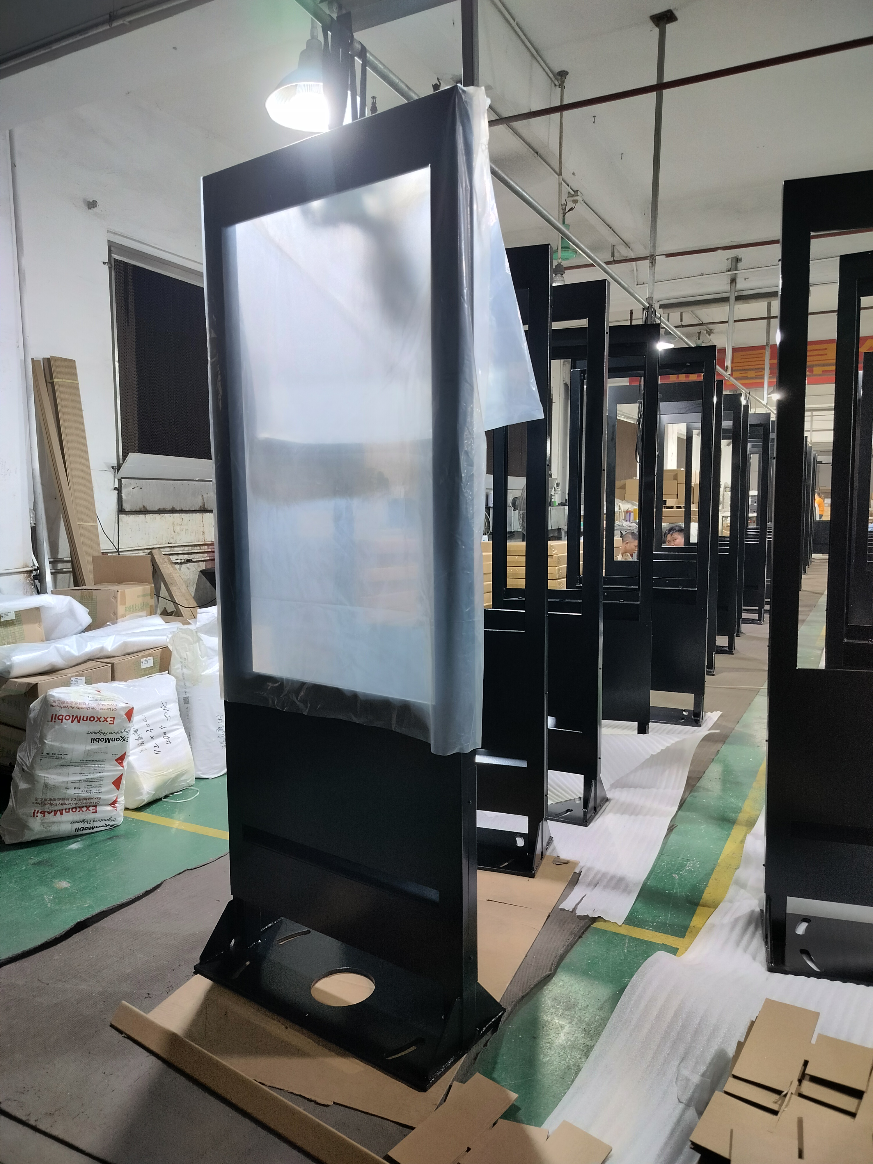 适用于 LCD 展示亭支架的铝制柜体