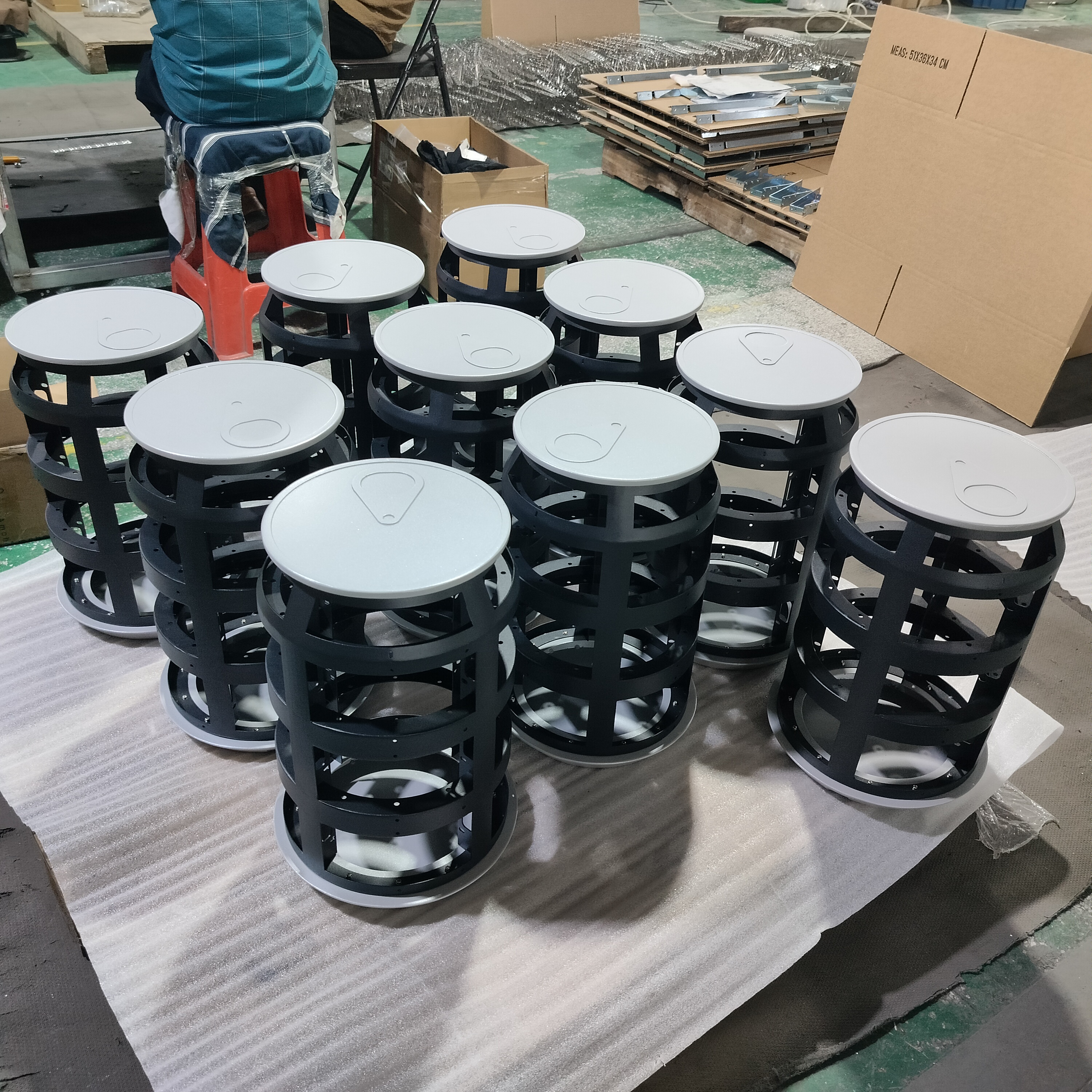 圆柱形罐式 LED 显示屏框架 - 定制铝加工