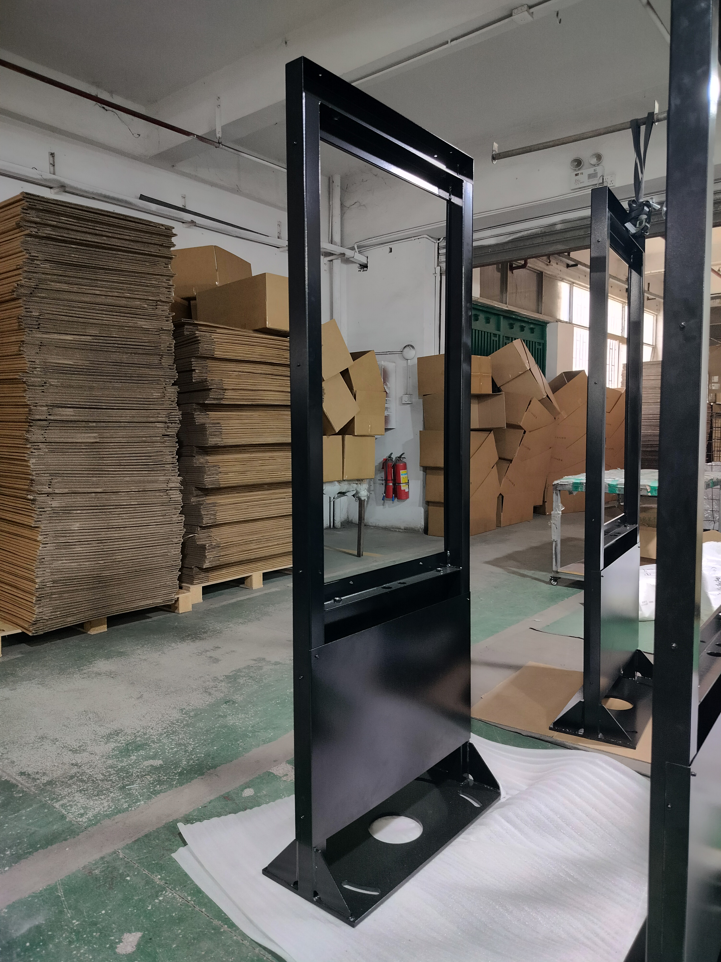 适用于 LCD 展示亭支架的铝制柜体